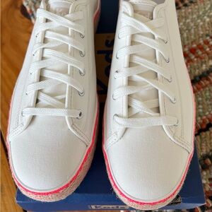 Women’s Keds Triple Kick w/Neon Pink